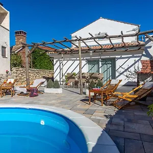  Villa Elm